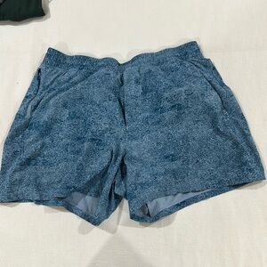 Men’s Lululemon dri fit shorts | XL